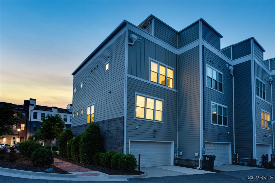5211 Old Main Street
