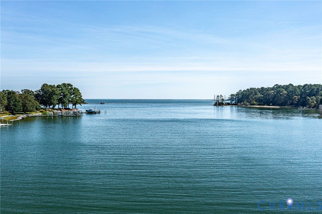 430 Harvey's Neck Road