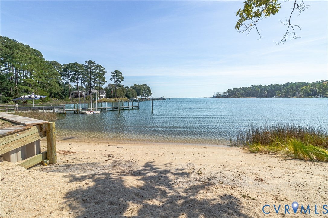 430 Harvey's Neck Road