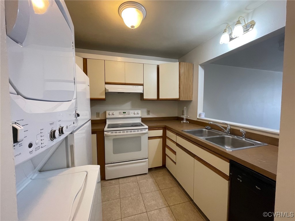 103 Lake Powell Road E