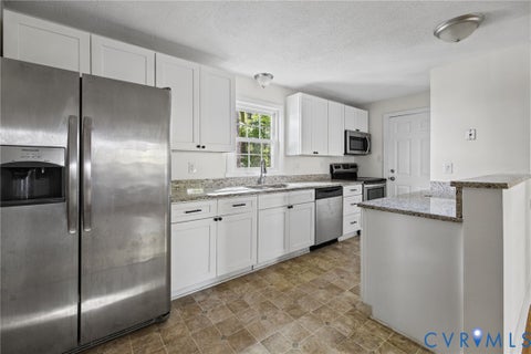 Tiny photo for 509 Overcliff Court, Midlothian, VA 23114 (MLS # 2628507)