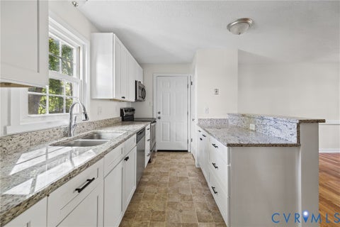 Tiny photo for 509 Overcliff Court, Midlothian, VA 23114 (MLS # 2628507)