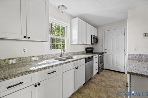 Tiny photo for 509 Overcliff Court, Midlothian, VA 23114 (MLS # 2628507)