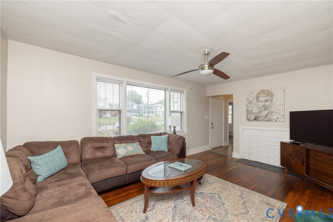 2212 Fernadale