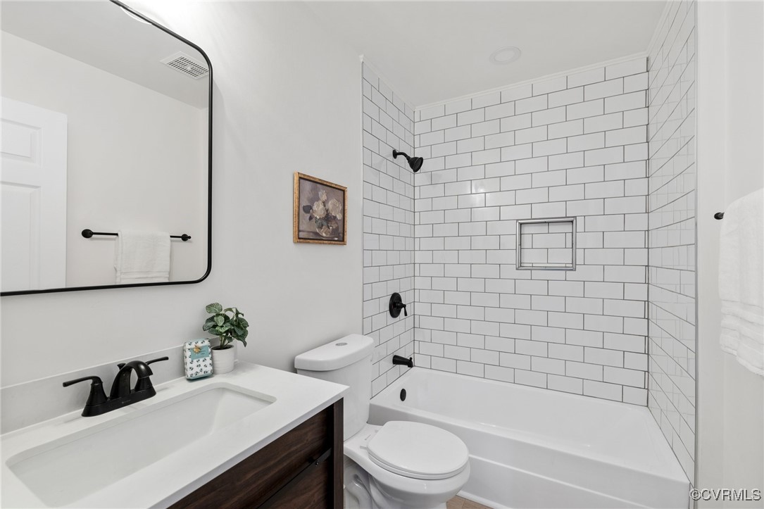 Midlothian, Virginia 23112, United States, 3 Bedrooms Bedrooms, ,2 BathroomsBathrooms,Residential,Pending,77838