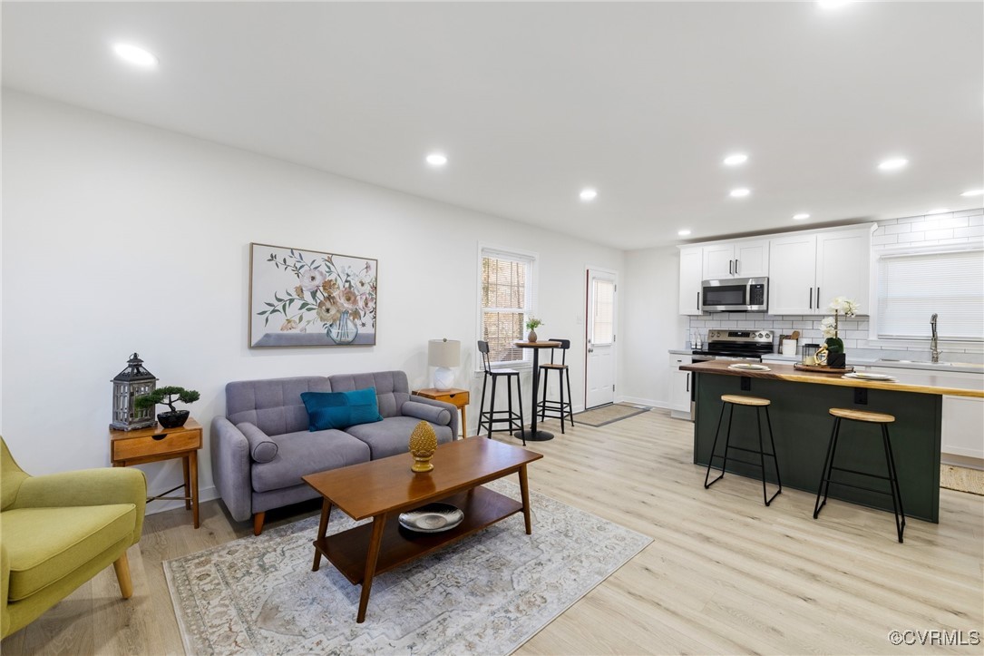 Midlothian, Virginia 23112, United States, 3 Bedrooms Bedrooms, ,2 BathroomsBathrooms,Residential,Pending,77838