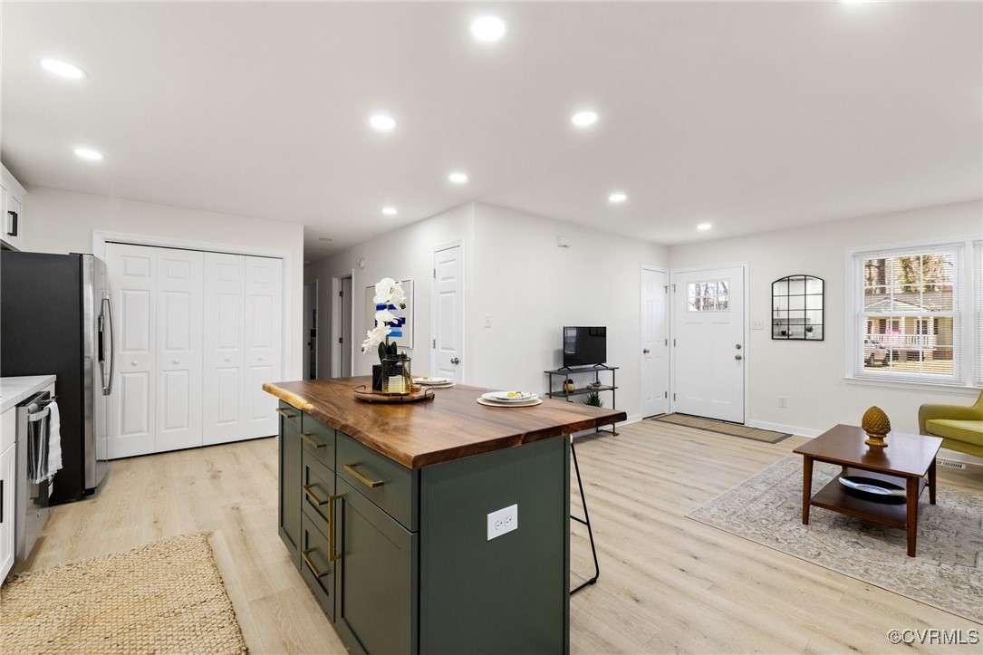 Midlothian, Virginia 23112, United States, 3 Bedrooms Bedrooms, ,2 BathroomsBathrooms,Residential,Pending,77838