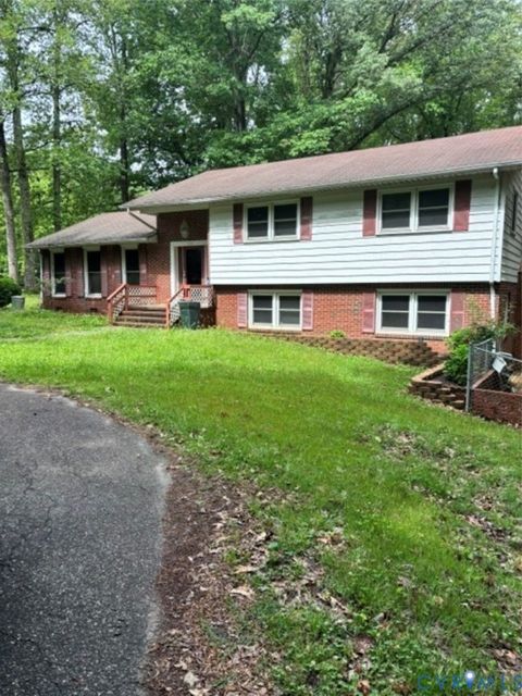 Photo of 13900 Teakwood Court, Disputanta, VA 23842 (MLS # 2616298)