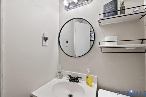 Tiny photo for 7 W Berry Street, Sandston, VA 23150 (MLS # 2617775)