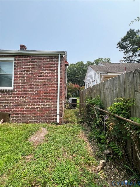 Tiny photo for 1910 Piedmont Avenue, Portsmouth, VA 23704 (MLS # 2619889)