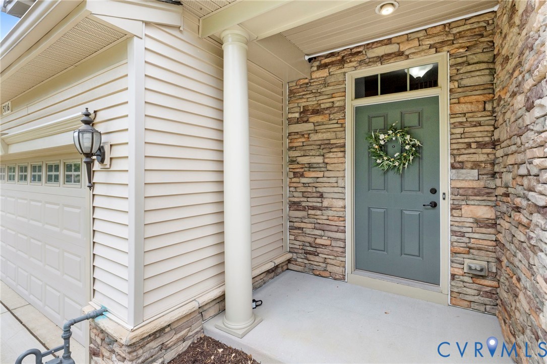 5712 Riverside Place