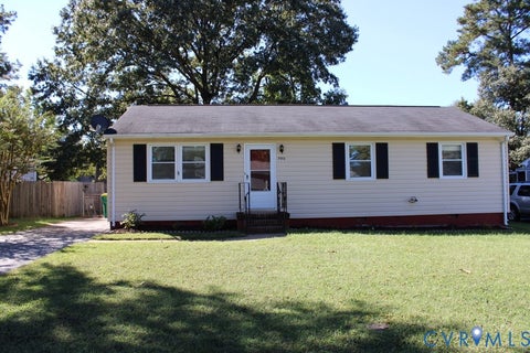 Photo of 390 Red Oak Drive, Hopewell, VA 23860 (MLS # 2627230)