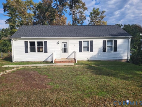 Photo of 206 Spring Drive, Colonial Heights, VA 23834 (MLS # 2619925)