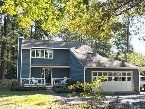 Photo of 9013 Shewsbury Drive, New Kent, VA 23124 (MLS # 2526619)