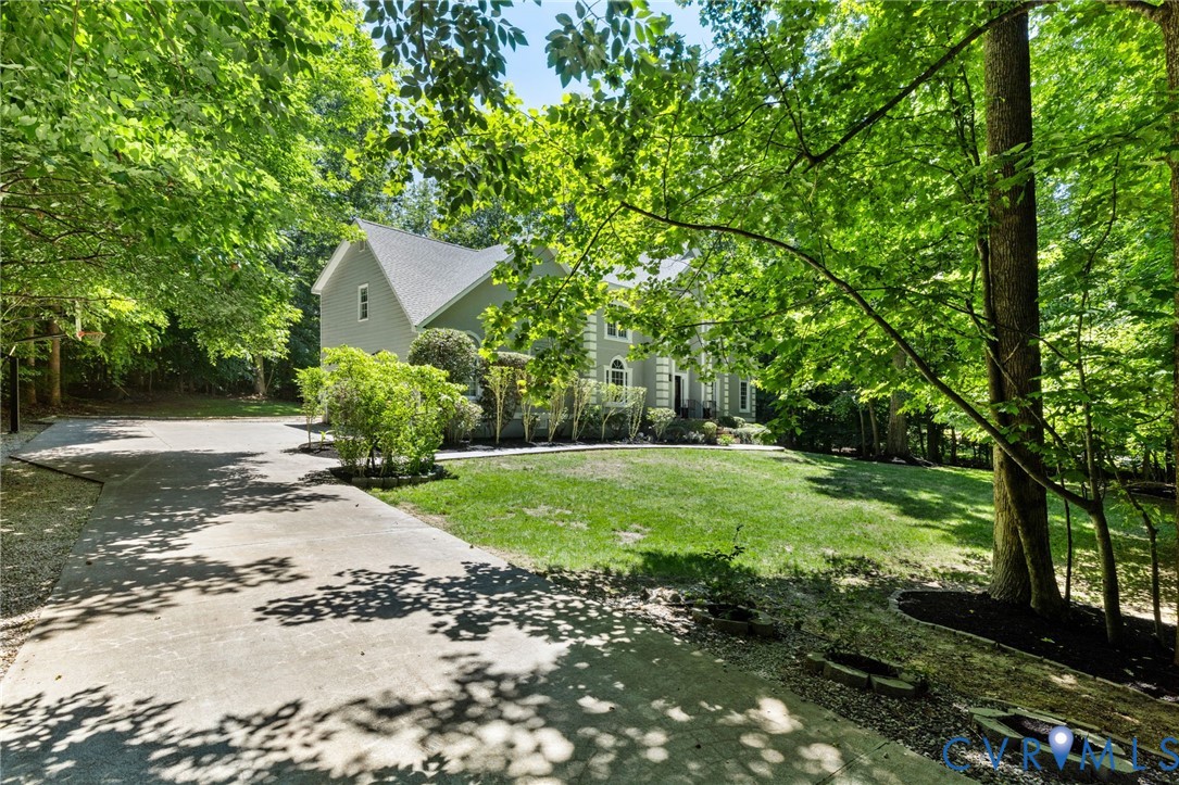 8425 Kintail Drive