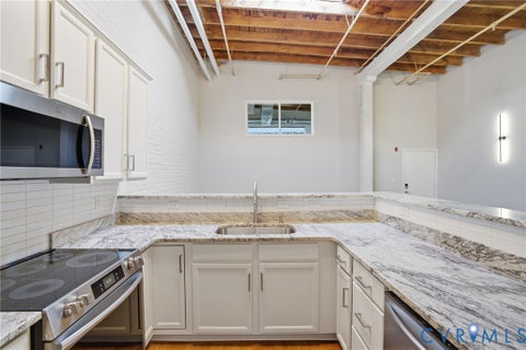 Tiny photo for 1716 Summit Avenue #25, Richmond, VA 23230 (MLS # 2627589)