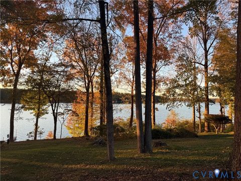 5601 Promontory Pointe Road Midlothian VA 23112