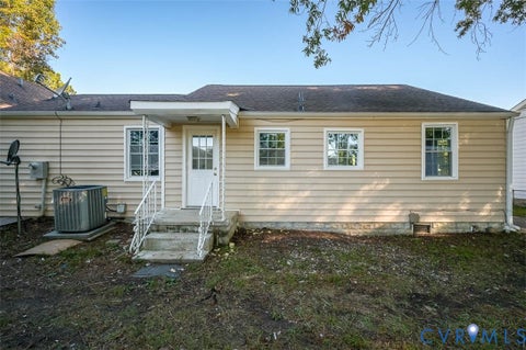 Tiny photo for 135 W Westover Avenue, Colonial Heights, VA 23834 (MLS # 2627306)