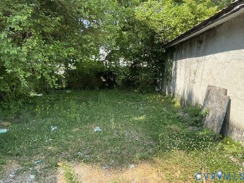 Tiny photo for 1105 W Washington Street, Petersburg, VA 23803 (MLS # 2610811)