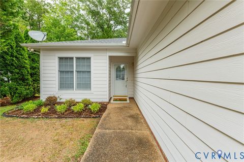 Tiny photo for 20 Bay Court, Kilmarnock, VA 22482 (MLS # 2613123)