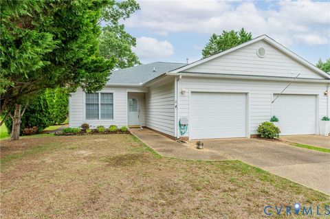 Photo of 20 Bay Court, Kilmarnock, VA 22482 (MLS # 2613123)