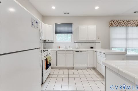 Tiny photo for 20 Bay Court, Kilmarnock, VA 22482 (MLS # 2613123)