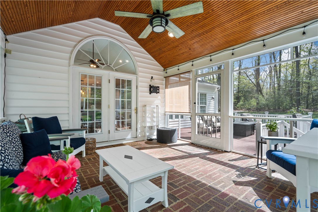 638 Cross Ridge Lane