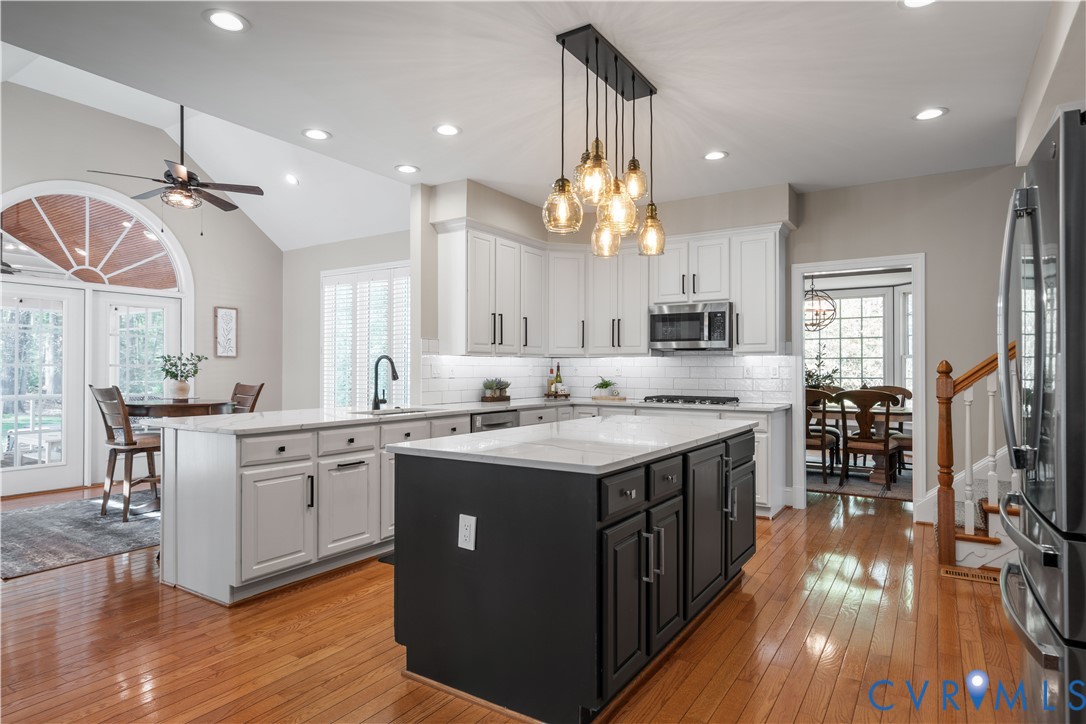 638 Cross Ridge Lane