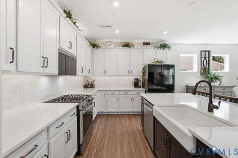 Tiny photo for 7712 Hawthorne Avenue, Henrico, VA 23227 (MLS # 2612521)