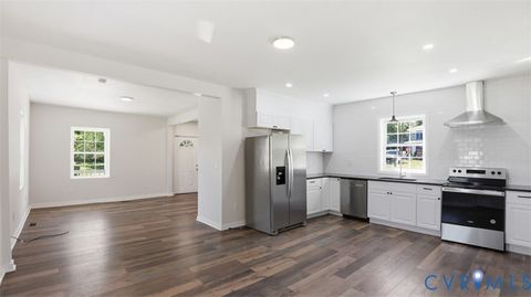 Tiny photo for 620 Gressett Street, Petersburg, VA 23803 (MLS # 2612958)