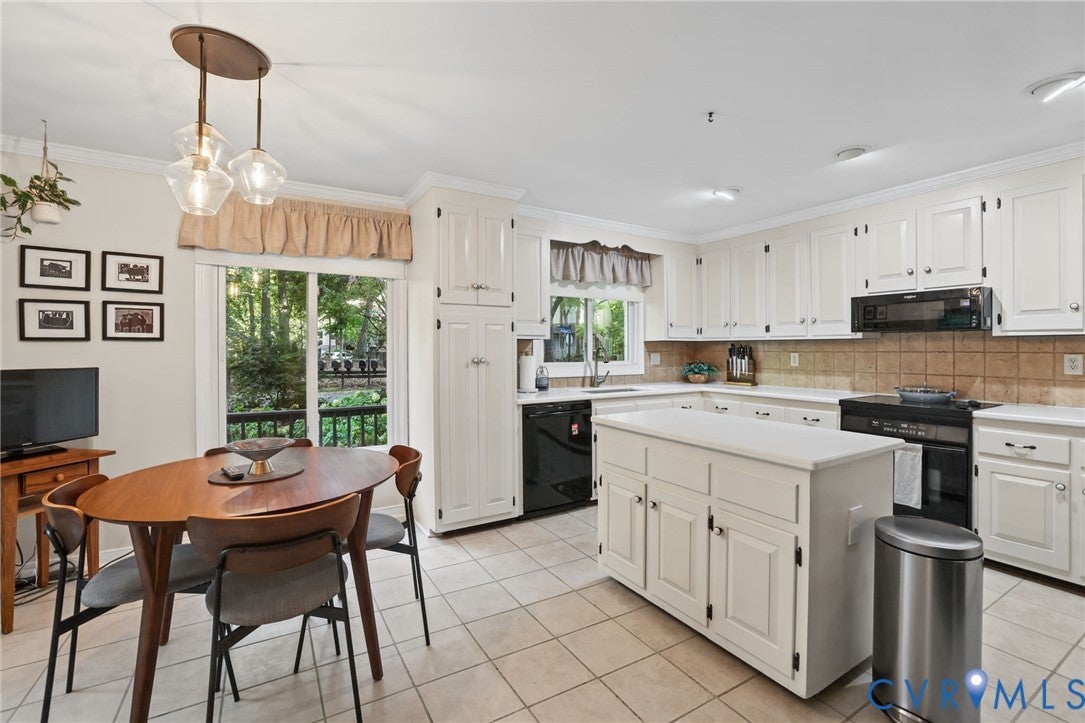 4815 Woodbriar Court