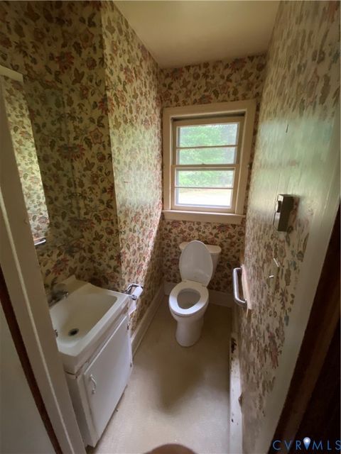 Tiny photo for 222 N Beaver Dam Road, Waverly, VA 23890 (MLS # 2611402)