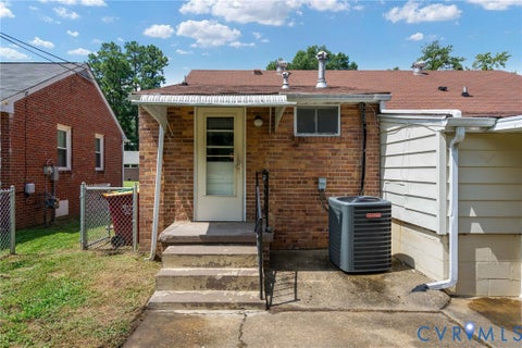 Tiny photo for 750 Hampton Road, Petersburg, VA 23805 (MLS # 2621577)