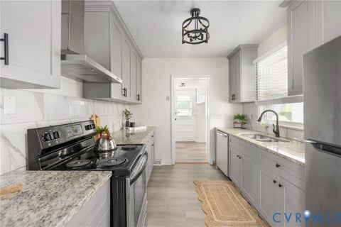 Tiny photo for 750 Hampton Road, Petersburg, VA 23805 (MLS # 2621577)