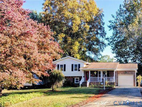 Photo of 142 Country Club Drive, Williamsburg, VA 23188 (MLS # 2614239)