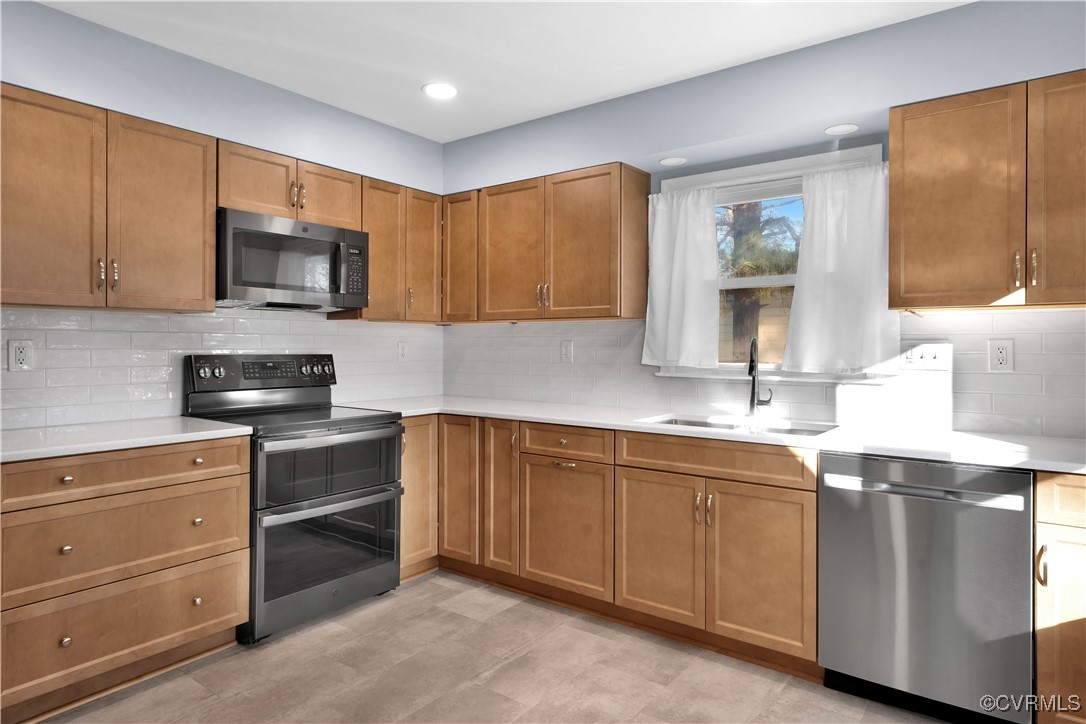 Midlothian / Genito Road, Virginia 23112, United States, 3 Bedrooms Bedrooms, ,2 BathroomsBathrooms,Residential,Pending,14558