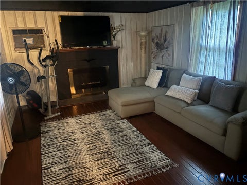 Tiny photo for 2443 Tignor Road, Richmond, VA 23224 (MLS # 2622923)