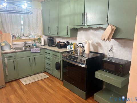Tiny photo for 2443 Tignor Road, Richmond, VA 23224 (MLS # 2622923)