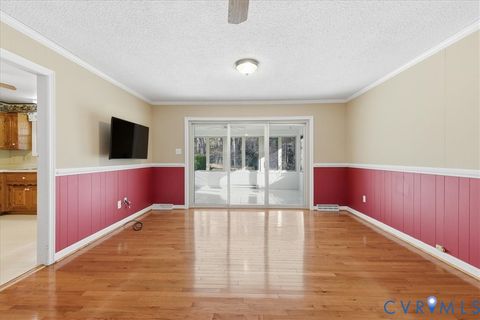 Tiny photo for 122 Hampton Drive, Colonial Heights, VA 23834 (MLS # 2601554)