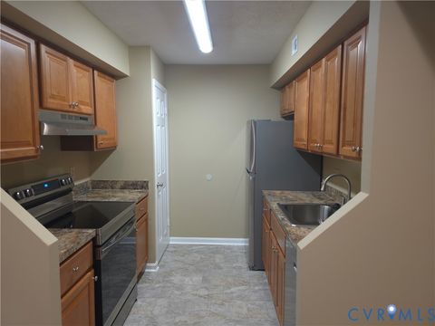 Tiny photo for 4003 Governors Square #8, Williamsburg, VA 23188 (MLS # 2530278)
