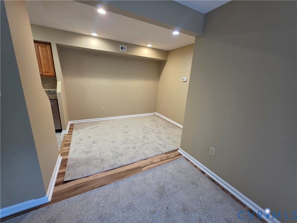 4003 Governors Square 8