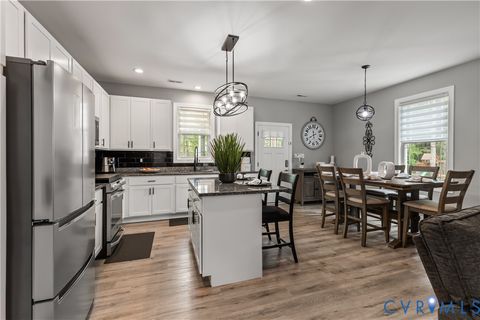 Tiny photo for 418 Lincoln Avenue #B, Jarratt, VA 23867 (MLS # 2611458)