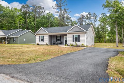 Tiny photo for 418 Lincoln Avenue #B, Jarratt, VA 23867 (MLS # 2611458)