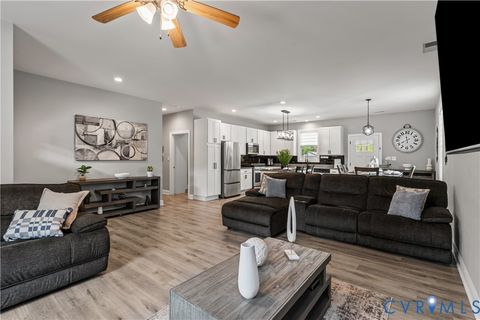 Tiny photo for 418 Lincoln Avenue #B, Jarratt, VA 23867 (MLS # 2611458)