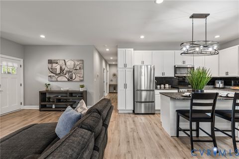 Tiny photo for 418 Lincoln Avenue #B, Jarratt, VA 23867 (MLS # 2611458)