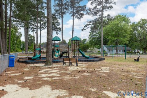 Tiny photo for 418 Lincoln Avenue #B, Jarratt, VA 23867 (MLS # 2611458)