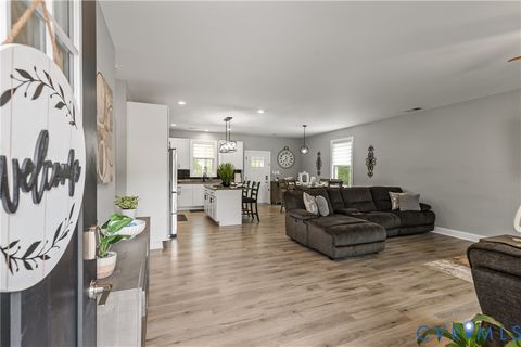 Tiny photo for 418 Lincoln Avenue #B, Jarratt, VA 23867 (MLS # 2611458)