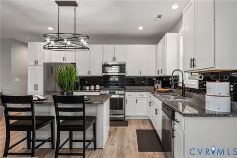 Tiny photo for 418 Lincoln Avenue #B, Jarratt, VA 23867 (MLS # 2611458)