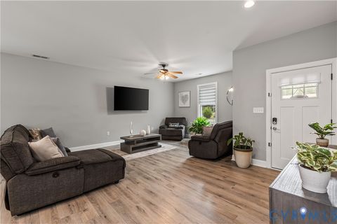 Tiny photo for 418 Lincoln Avenue #B, Jarratt, VA 23867 (MLS # 2611458)