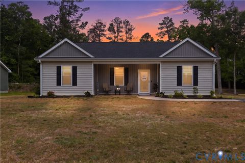 Photo of 418 Lincoln Avenue #B, Jarratt, VA 23867 (MLS # 2611458)